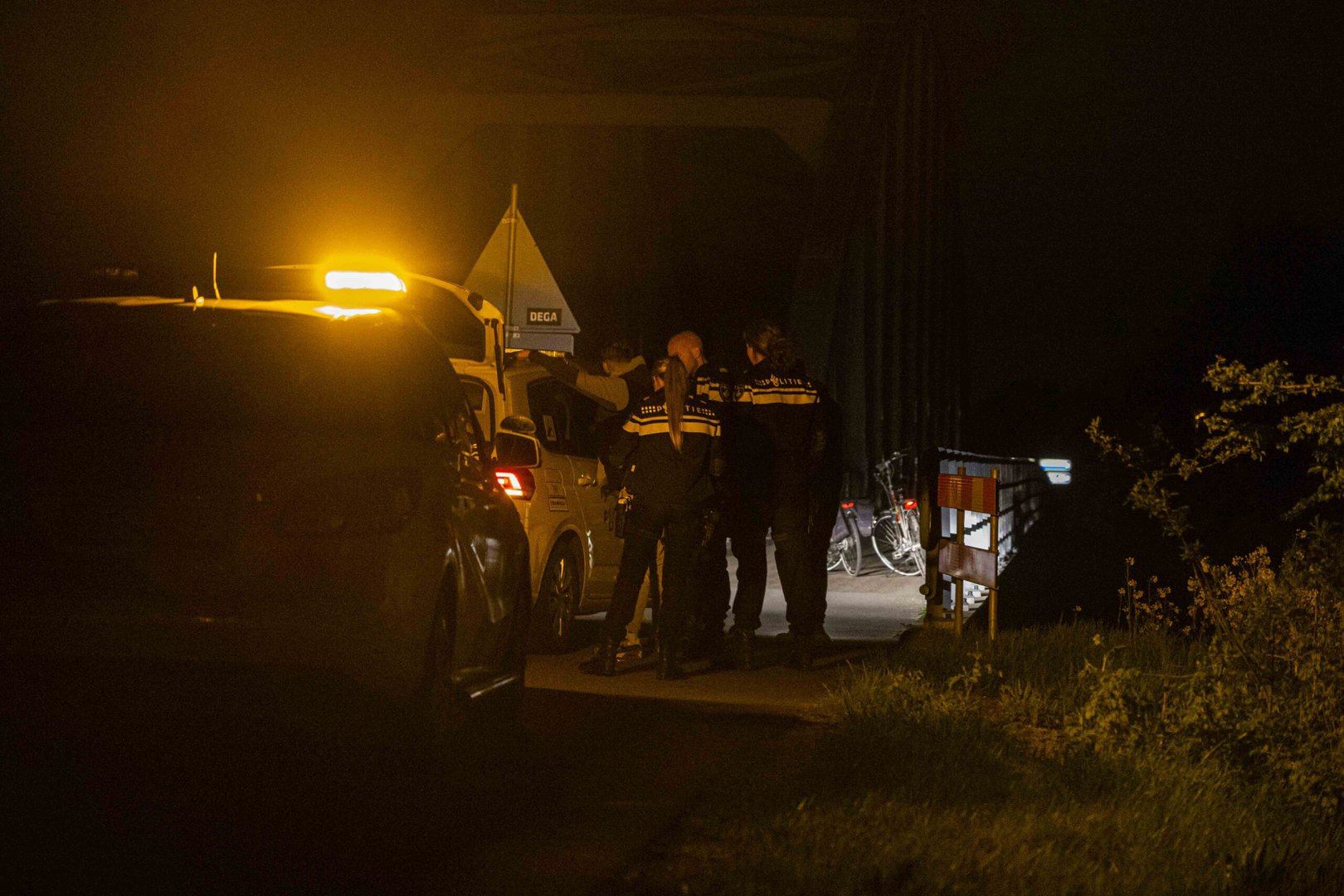 Jongen met mes en boksbeugel gepakt tussen Dieren en Doesburg