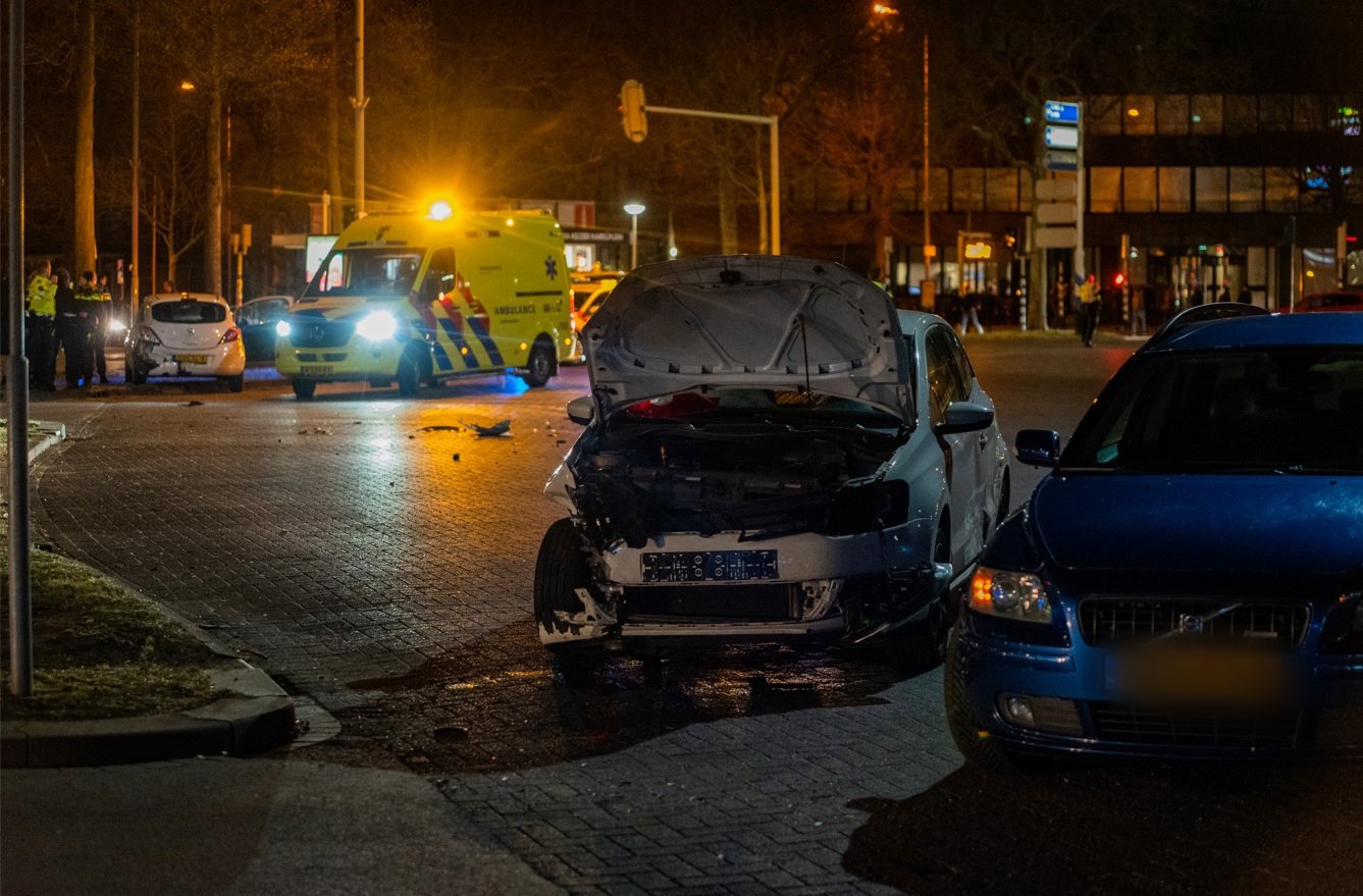 Flinke aanrijding op Keizer Karelplein Nijmegen