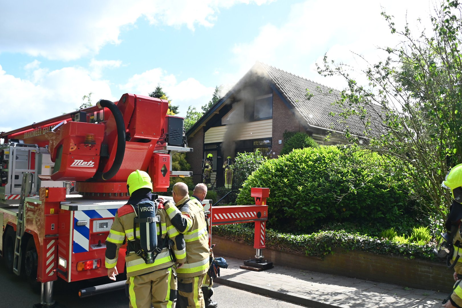 Huis onbewoonbaar na flinke brand