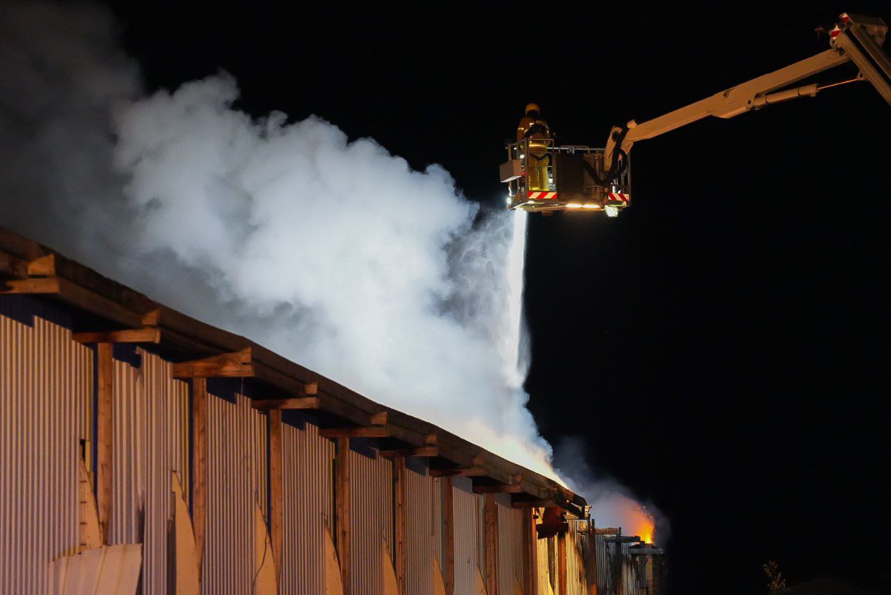 Fikse brand bij loods in Zutphen