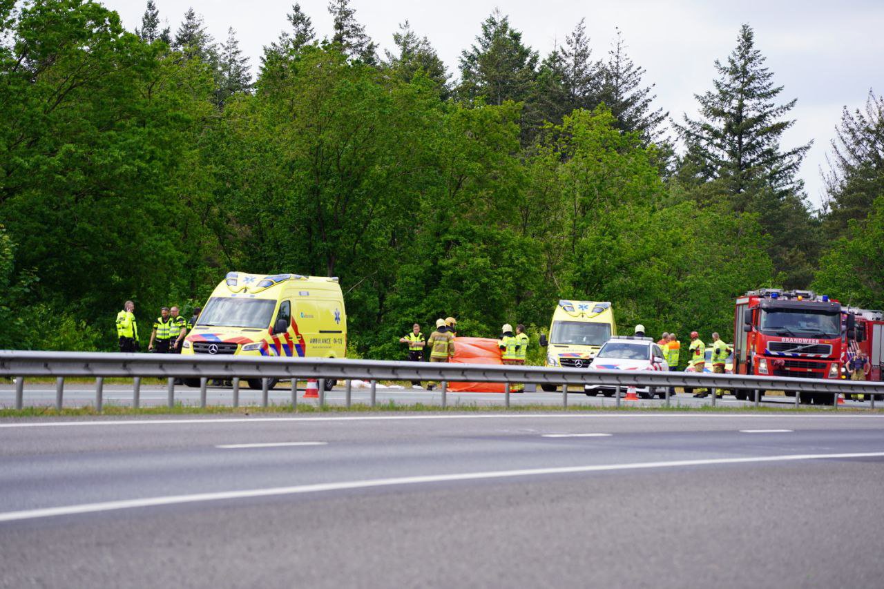 Voetganger overleden na aanrijding met vrachtwagen op A1