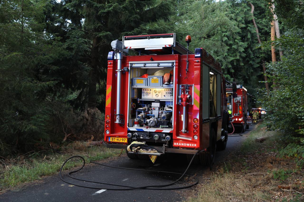 Bosbrand snel onder controle in Wekerom