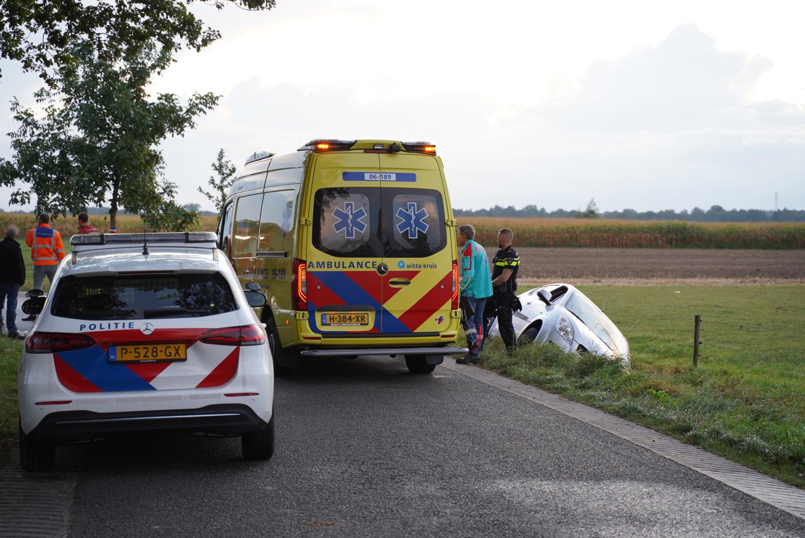 Ouder stel beland in de sloot Bremensallee Oene