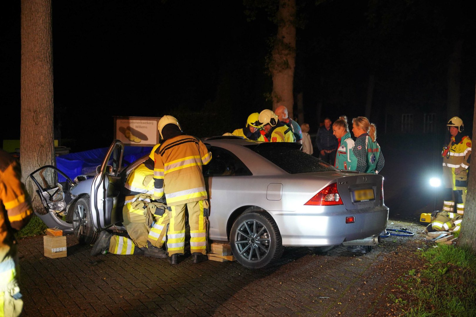 Bestuurder laat passagier gewond achter na ongeval