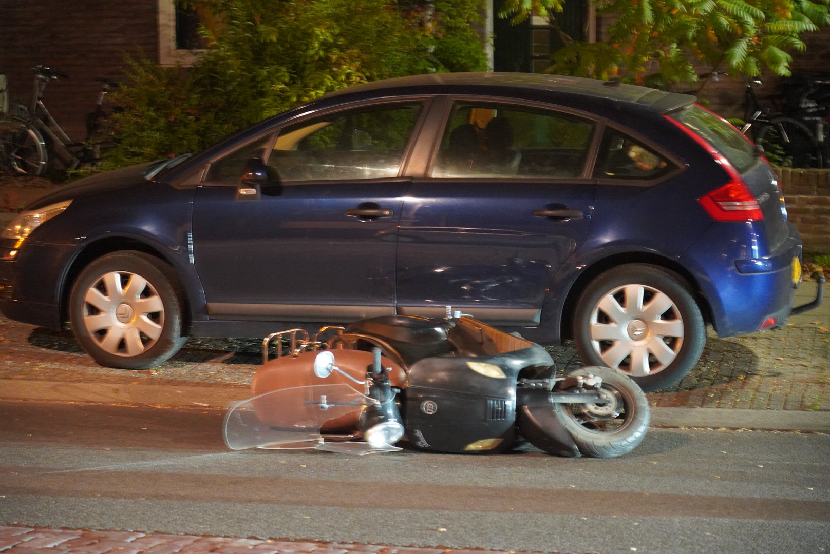 Ongeval in Nijmegen, minderjarige vrouw op snorfiets reed zonder rijbewijs