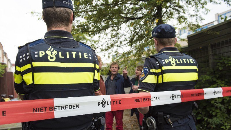 Politie doorzoekt woningen in onderzoek naar verdovende middelen