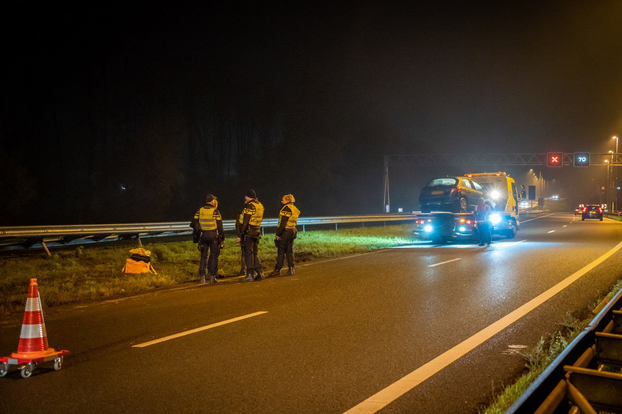 Automobilist ramt vangrail op de A18 bij Didam