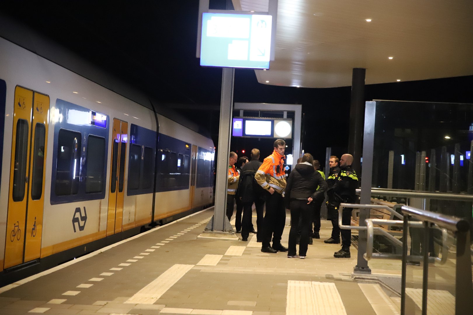 Man valt op het spoor en raakt zwaargewond