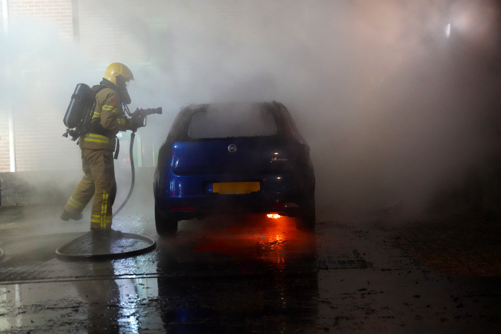 Opnieuw een autobrand in Apeldoorn: derde in twee weken tijd