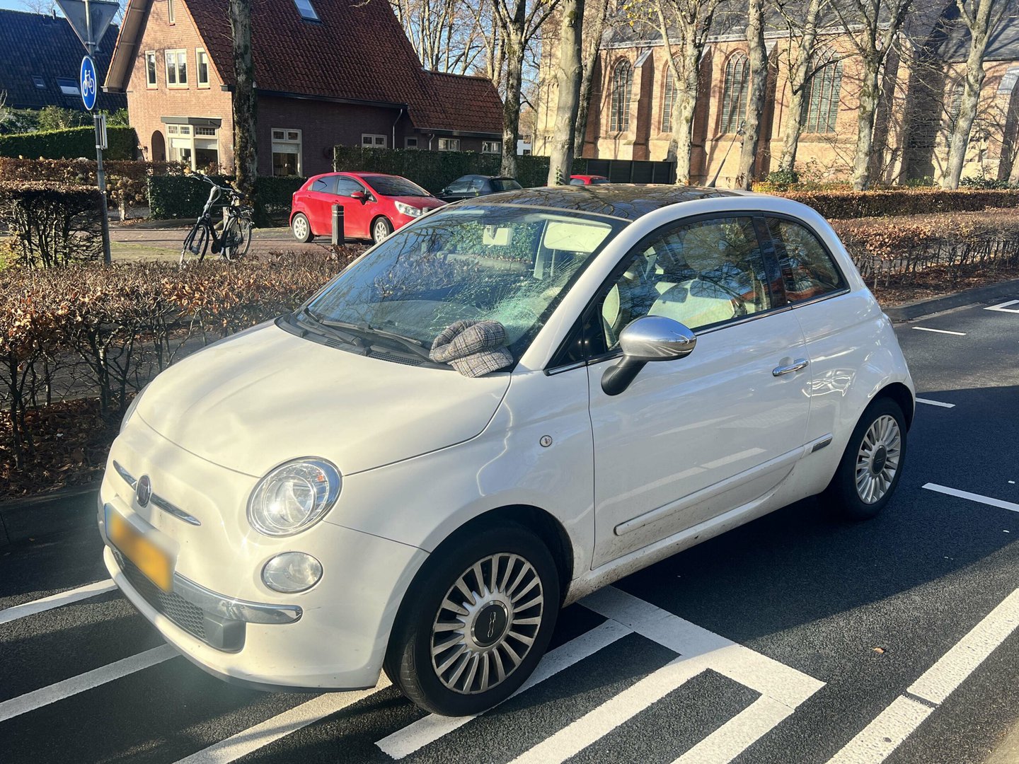 Vrouw op leeftijd zwaargewond nadat ze wordt aangereden in Ermelo