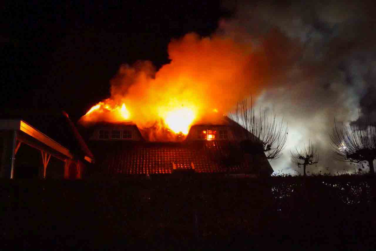 (Video update) Grote uitslaande brand in boerderij