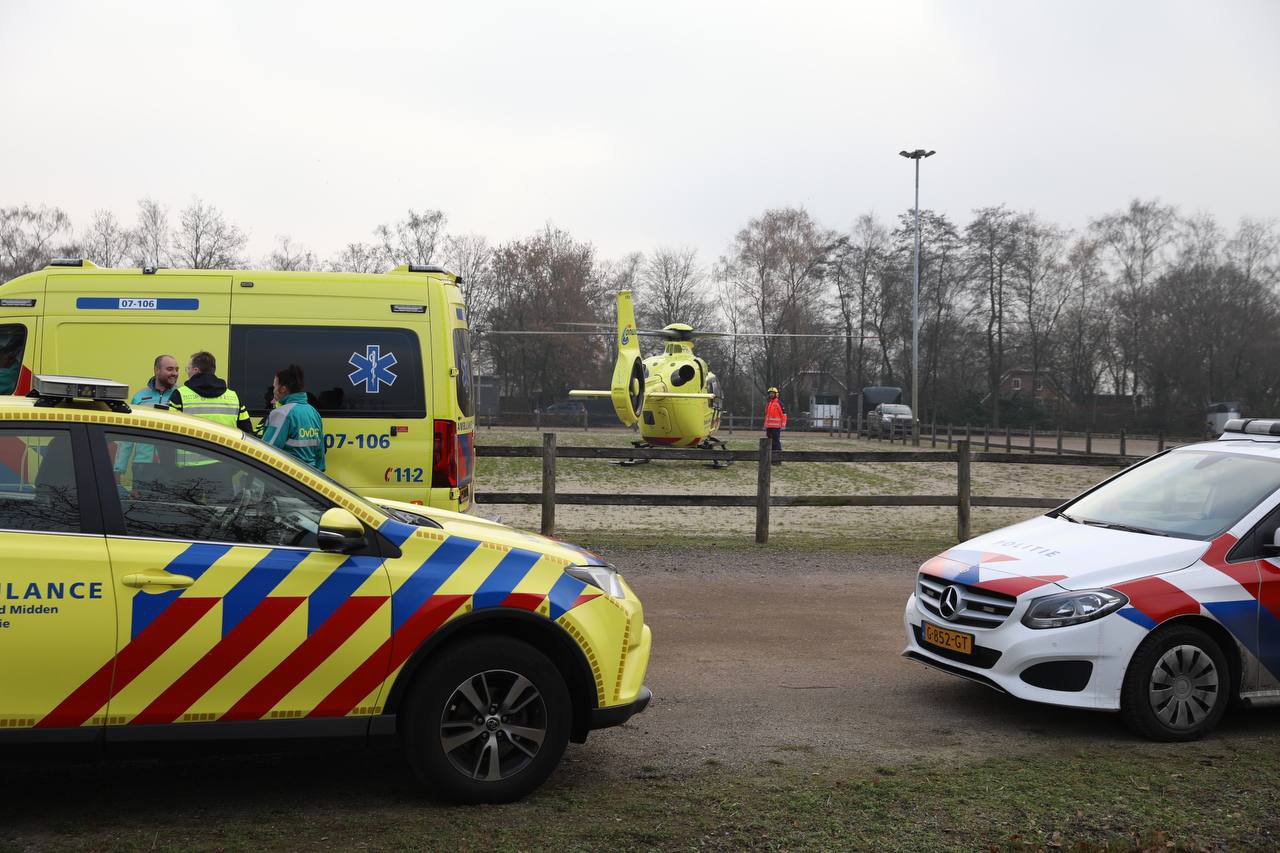 Persoon zwaargewond geraakt bij incident met paard