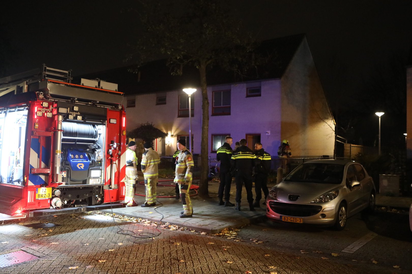 Bewoners vluchten huis uit na brand in woonkamer