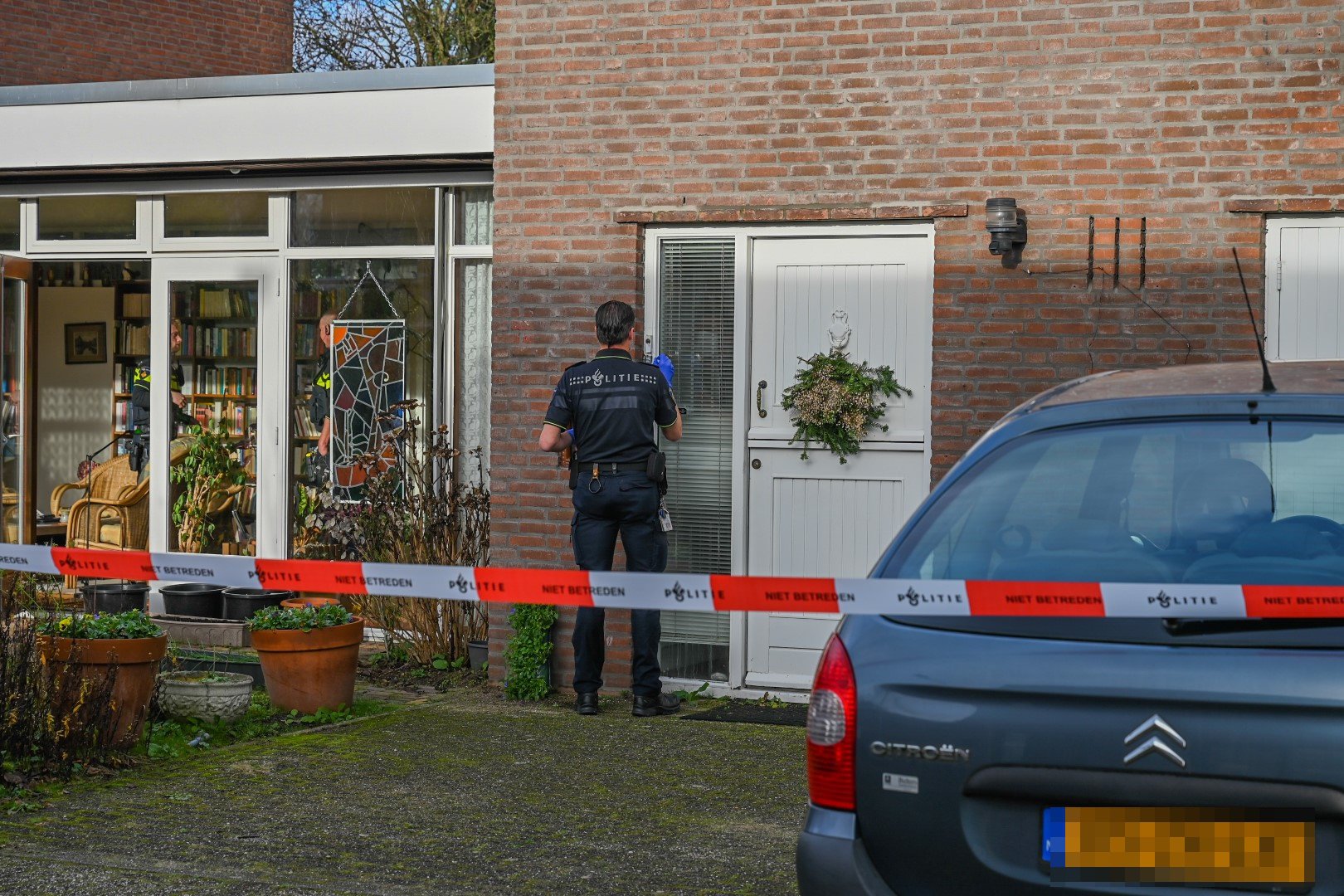 Gewapende overval op ouder echtpaar, man loopt hoofdwond op