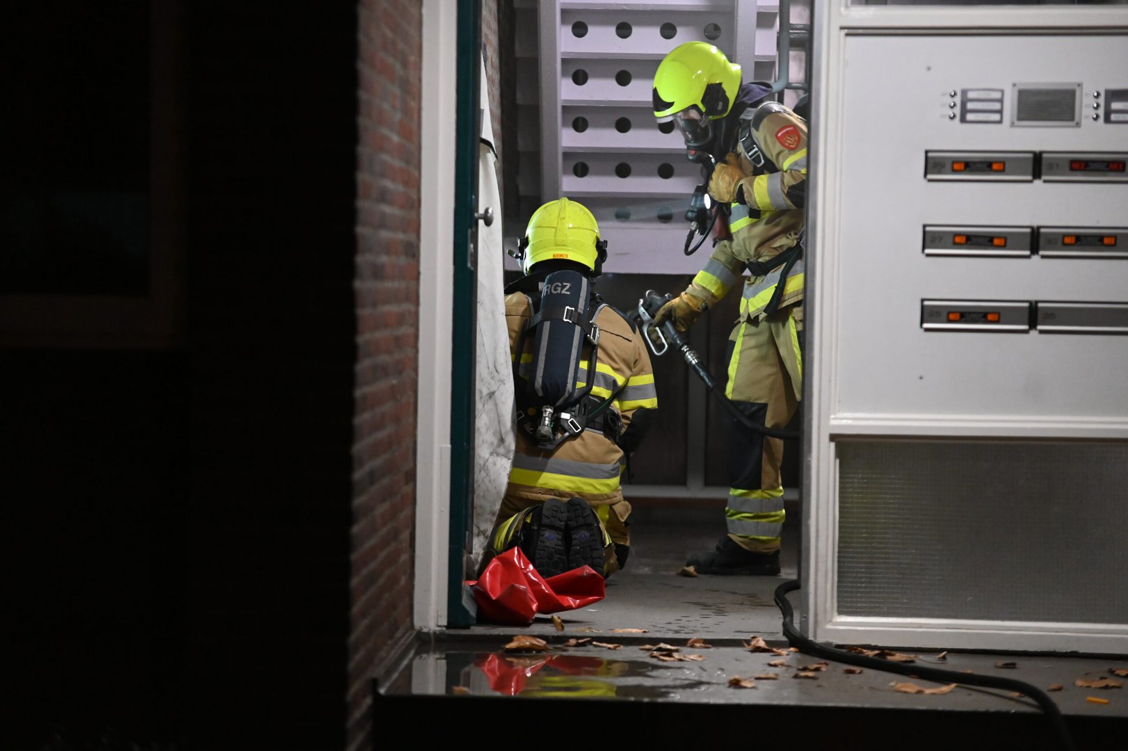 Woningen ontruimd vanwege brand in kelderbox