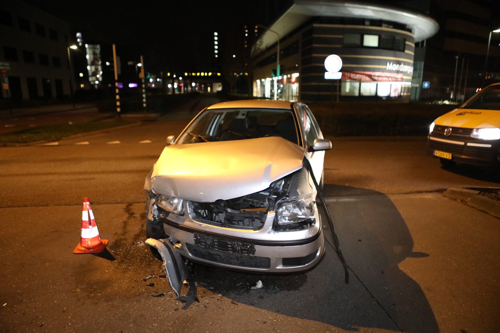 Aanhouding na ongeval tussen stadsbus en auto