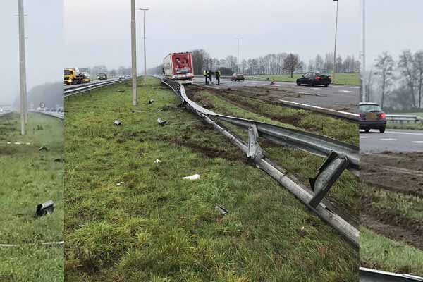 Ongeluk met vrachtwagen op A50, vangrail kapot over lengte van 120 meter