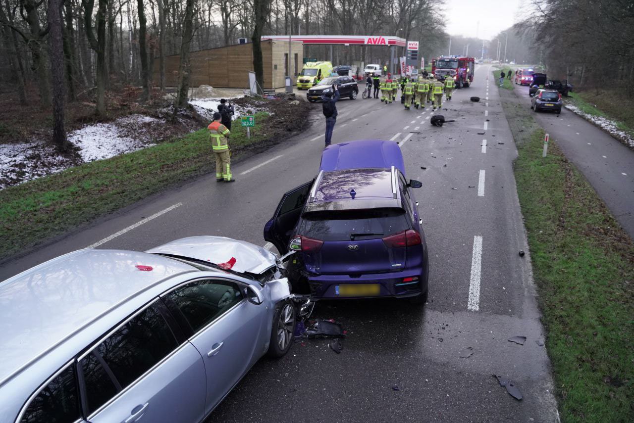 Meerdere gewonden en grote ravage bij ongeval op N302