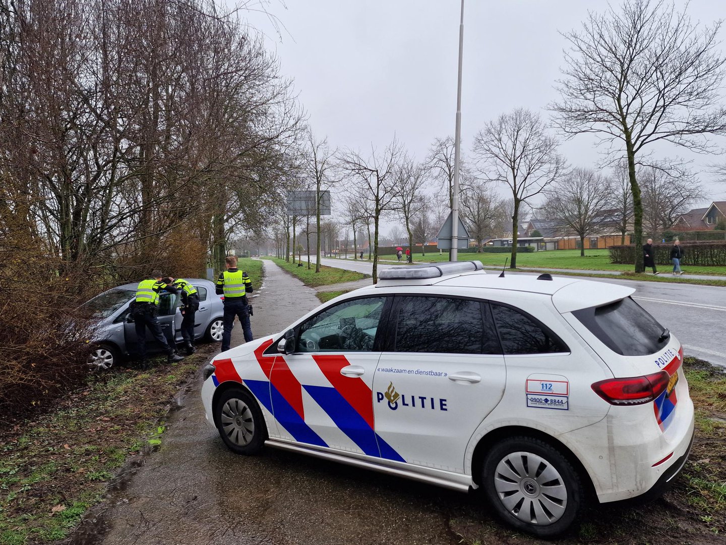 Auto raakt van de weg in Didam