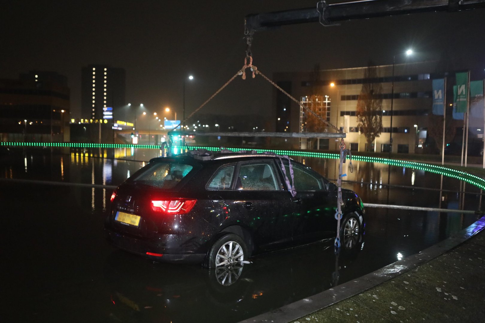 Opnieuw auto in fontein gereden in Nijmegen