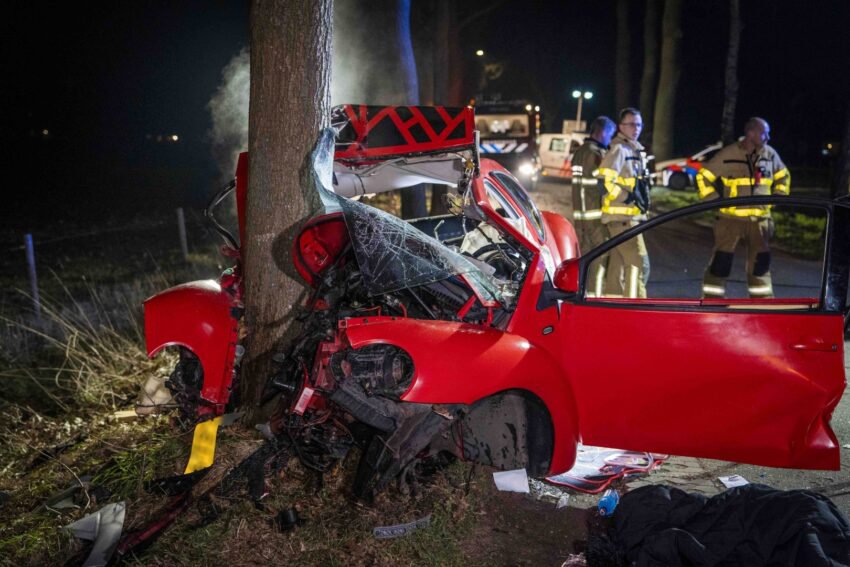 Auto-ongeluk met jongeren eist tweede leven: 16-jarige jongen