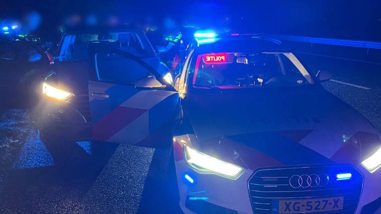 Twee jongens (14&16) opgepakt die 220 km/u reden in gestolen auto