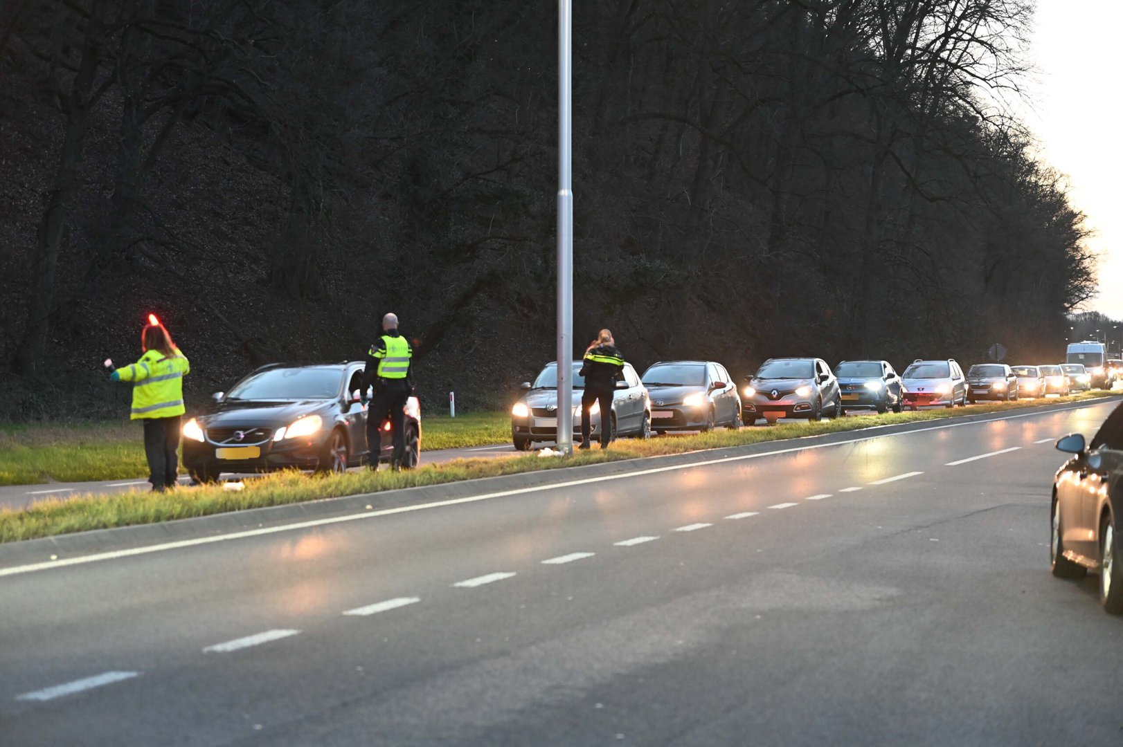 Aanhouding en meerdere bekeuringen bij verkeerscontrole