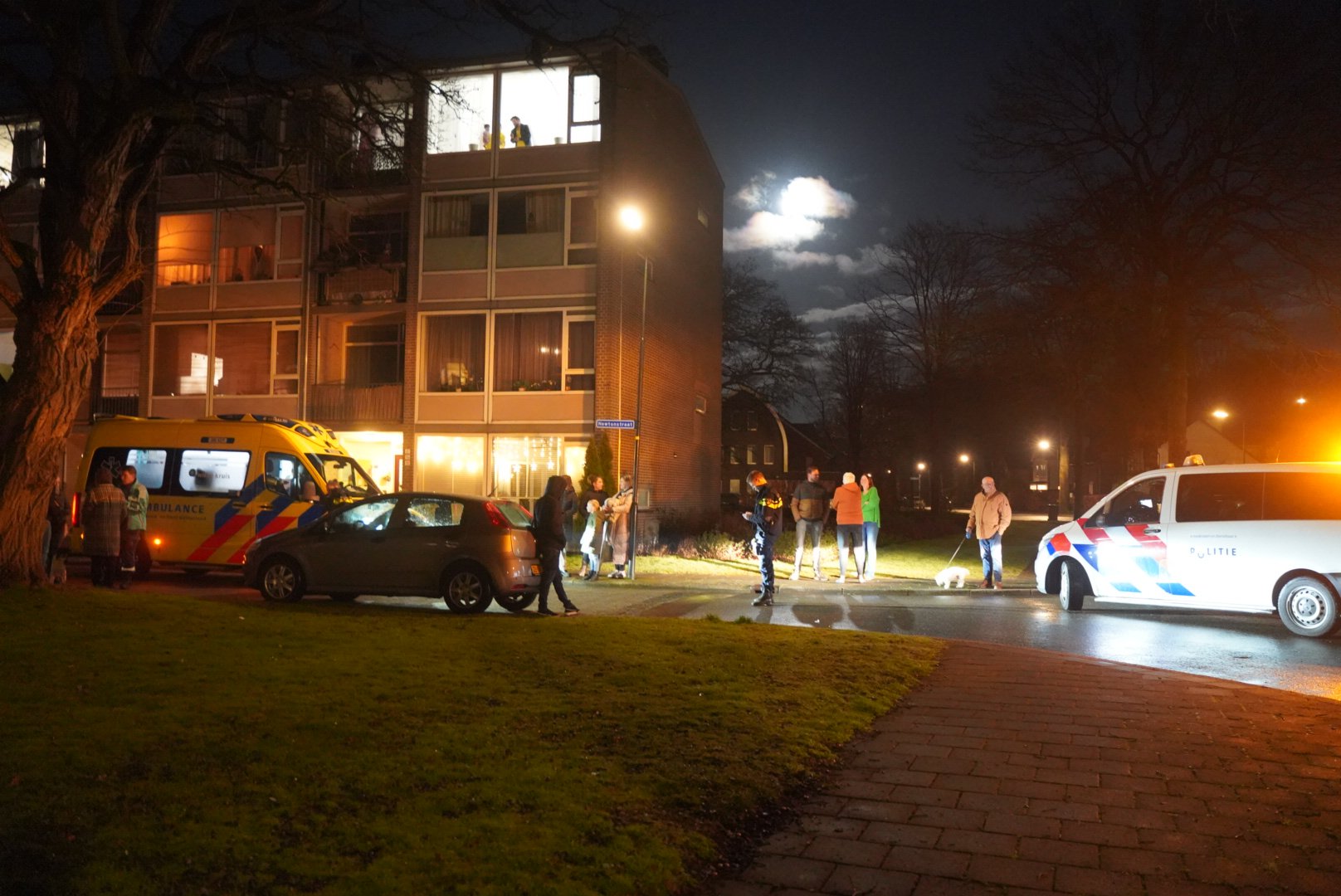 Persoon wordt aangereden tijdens uitlaten hond