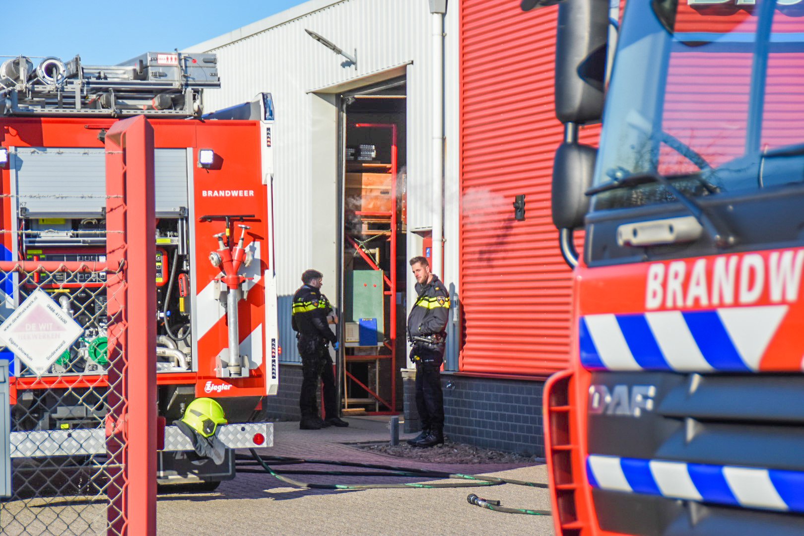 Gewonde bij explosie in bedrijfspand in Heteren