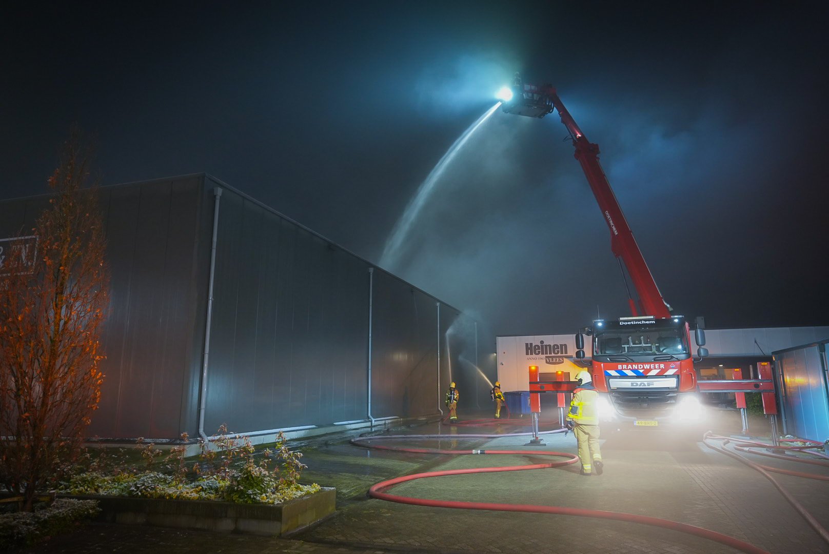 Flinke brand in bedrijfspand in Zelhem