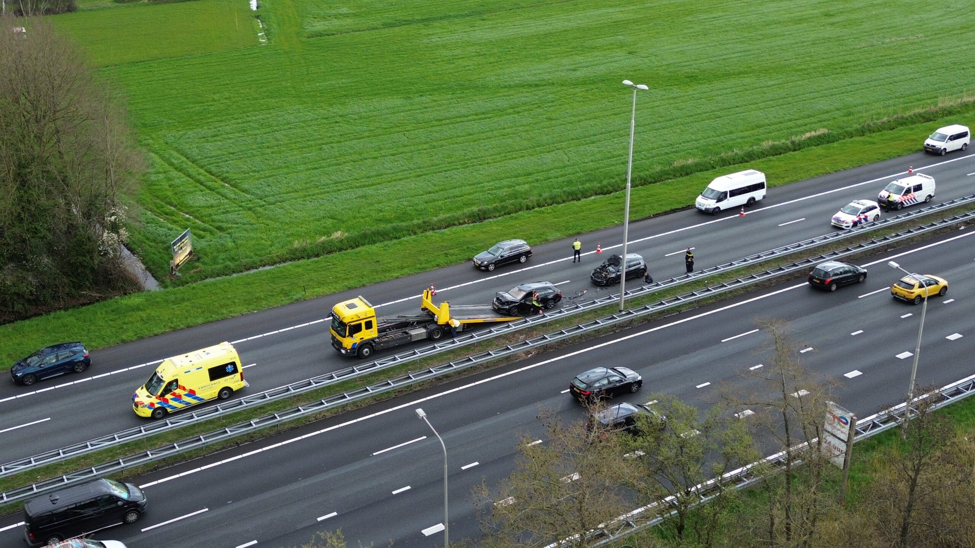 Lange file na ongeval A1 Terschuur