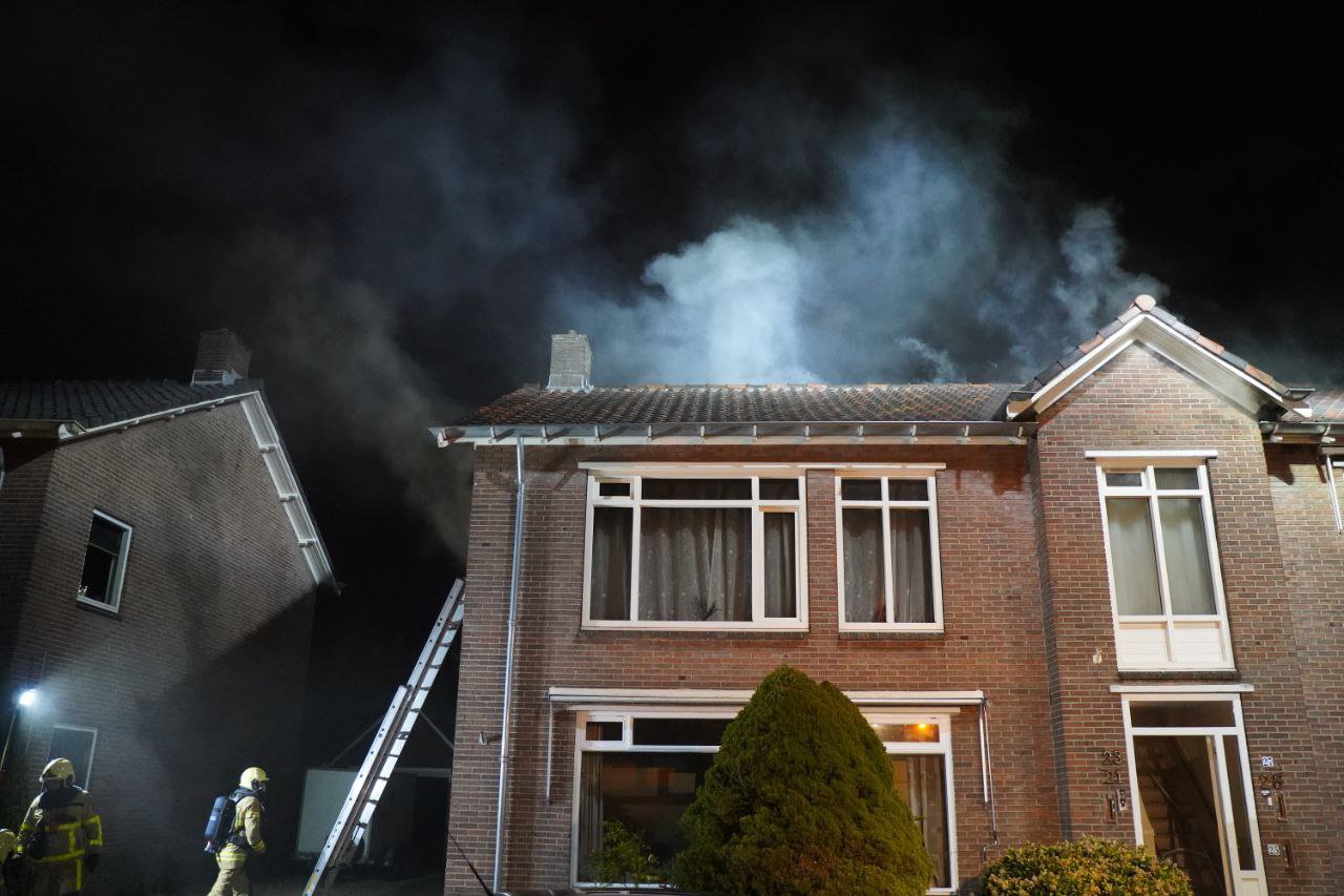 Vrouw (85) in kritieke toestand na brand in woning