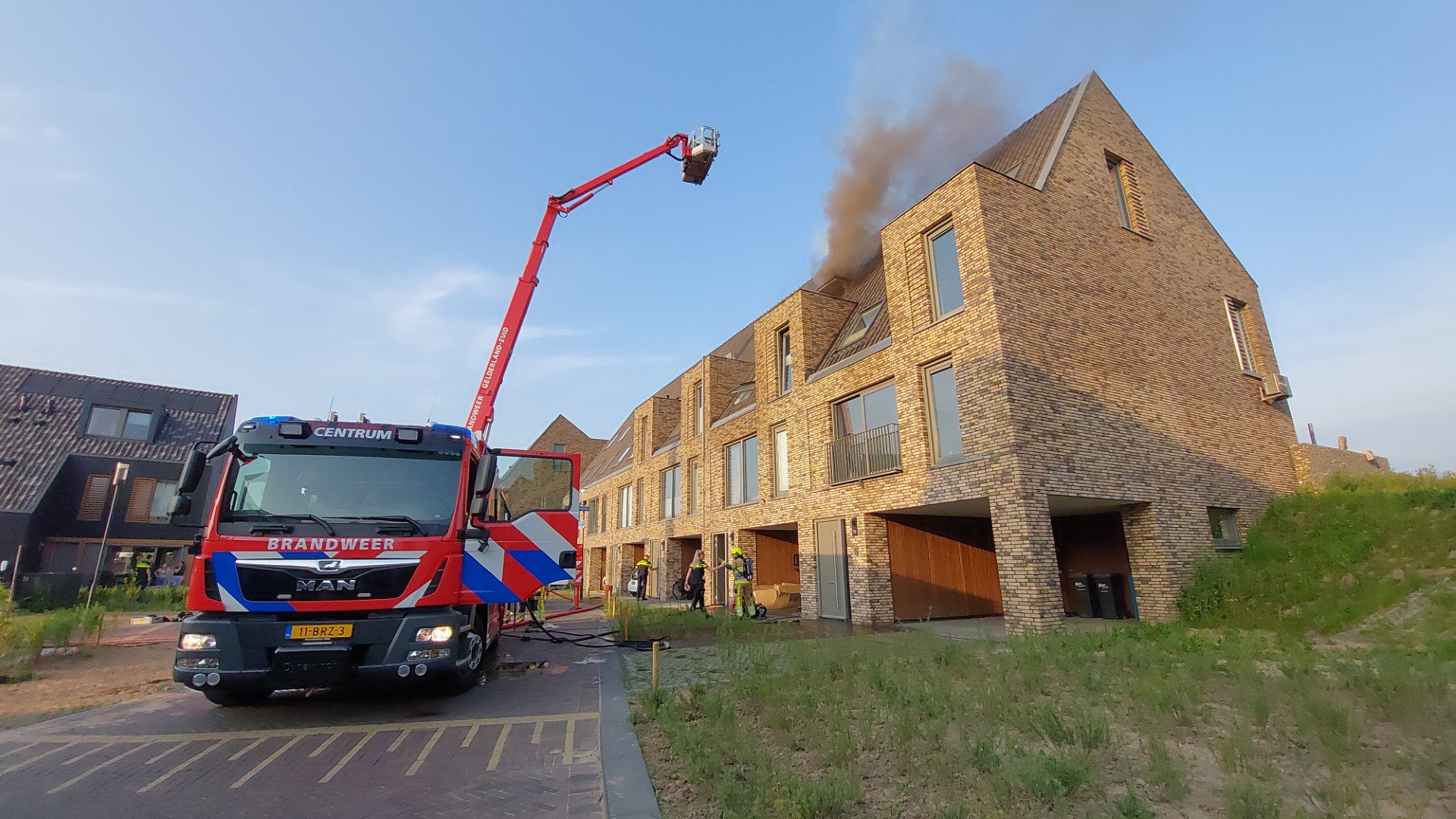 Gezin vlucht huis uit voor zolderbrand, kat overleden