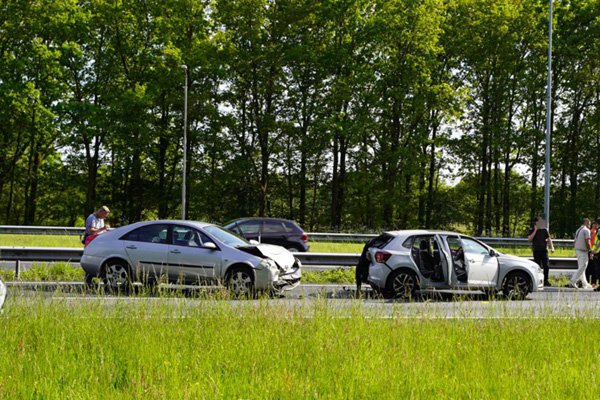 Gewonde bij aanrijding op snelweg