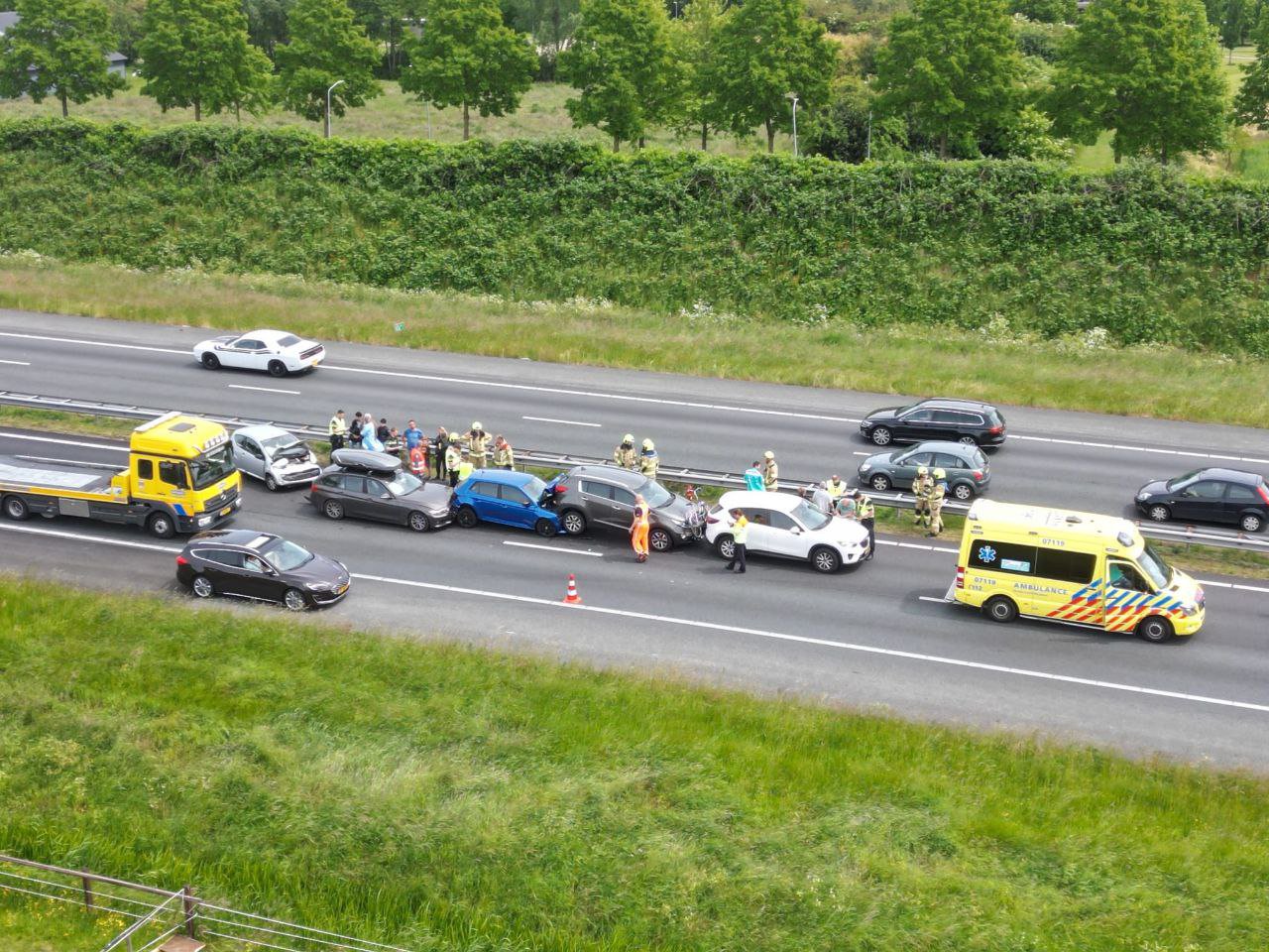 Vijf auto’s betrokken bij ongeluk op snelweg