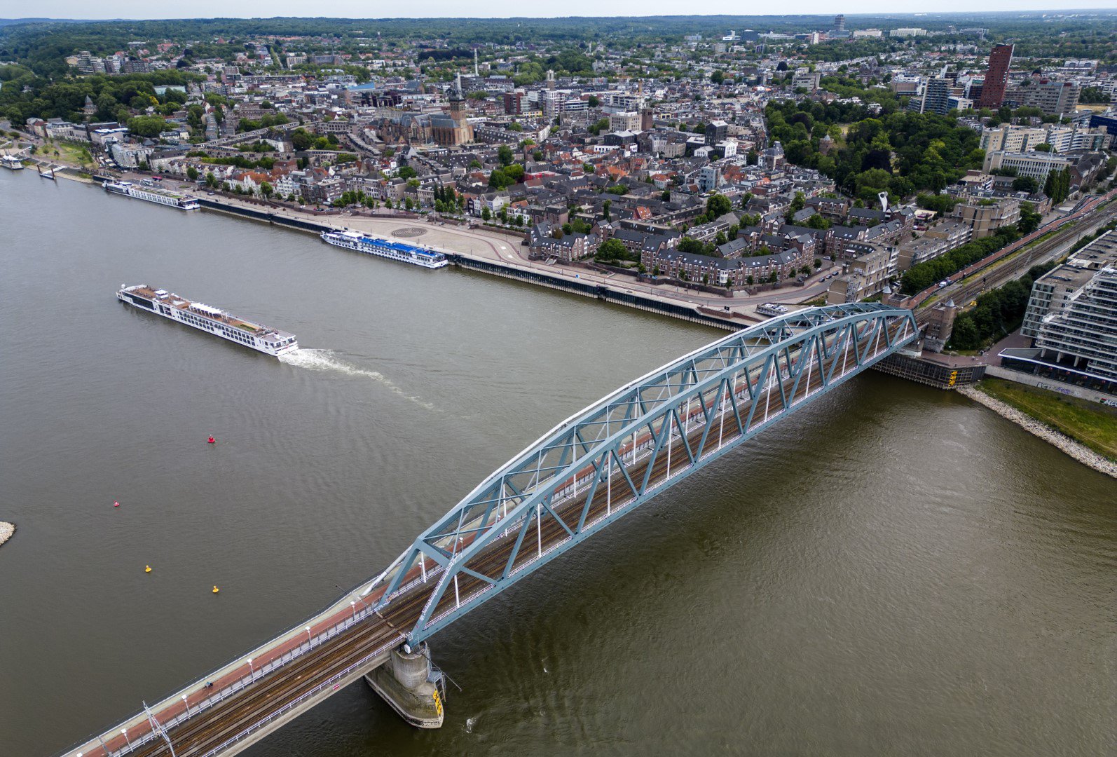 ProRail: spoor op brug bij Nijmegen is niet stabiel