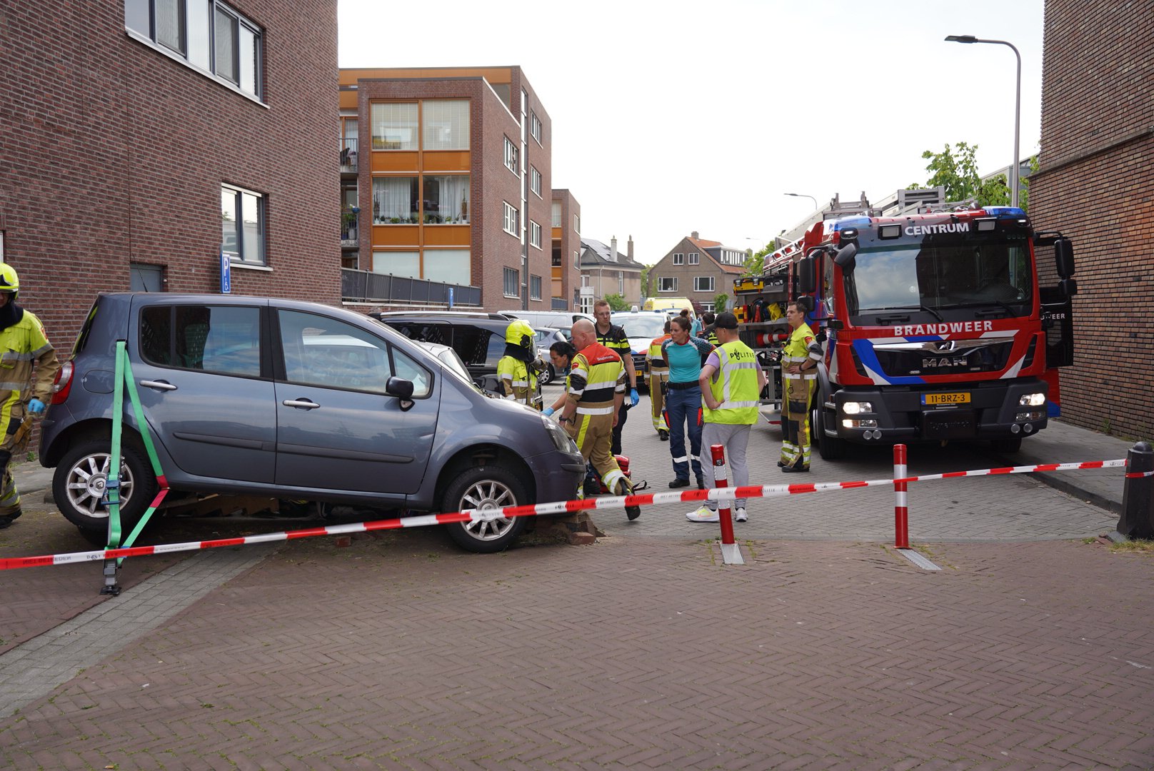 Vrouw raakt gewond bij opmerkelijke aanrijding