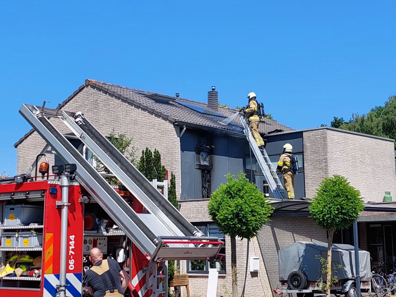 Woningbrand in Apeldoorn, brandweer haalt 2 cavia’s uit woning