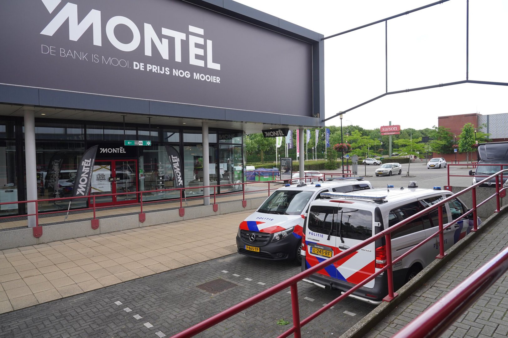 Man gewond na val van steiger bij woonboulevard