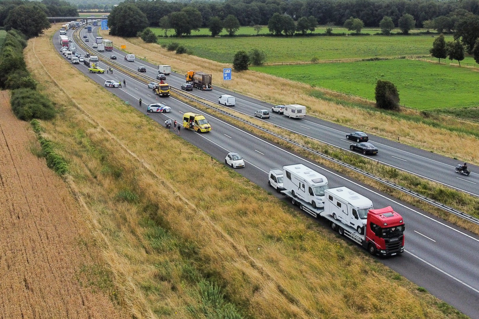 Ongeval met meerdere voertuigen op A73