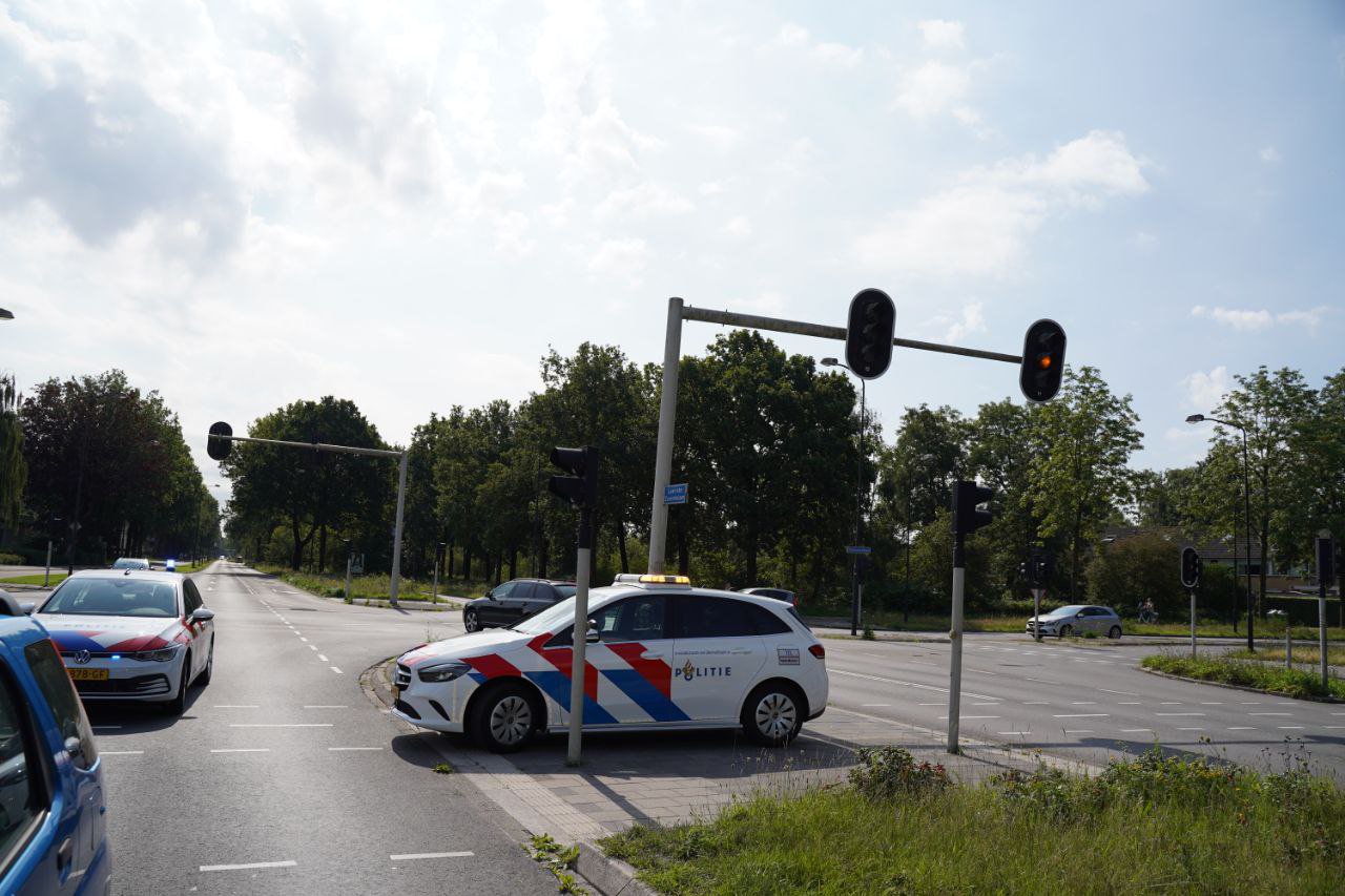 Voetganger geschept door auto