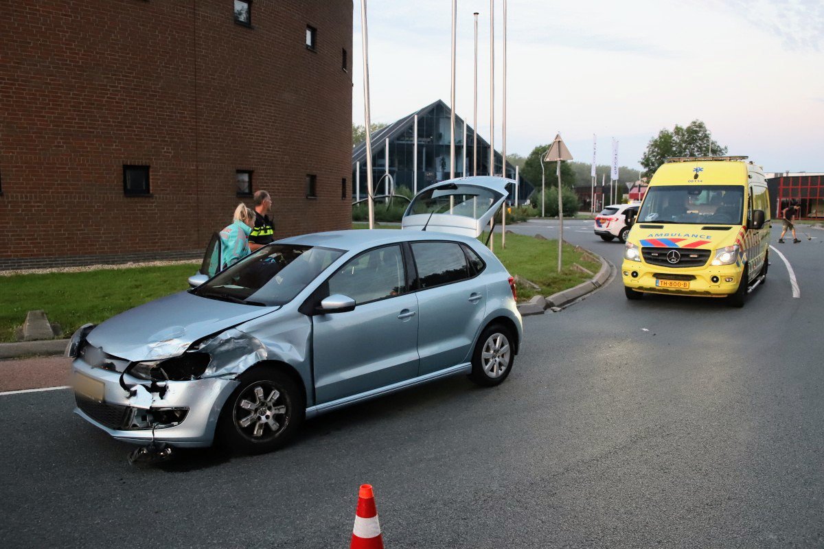 Veel blikschade na ongeval op kruispunt