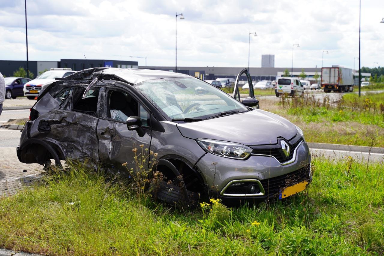 Twee ongevallen tegelijk, meerdere personen in ambulance nagekeken