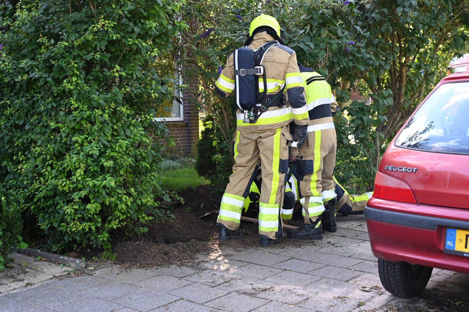 Gasleiding geraakt tijdens zoeken naar verstopping