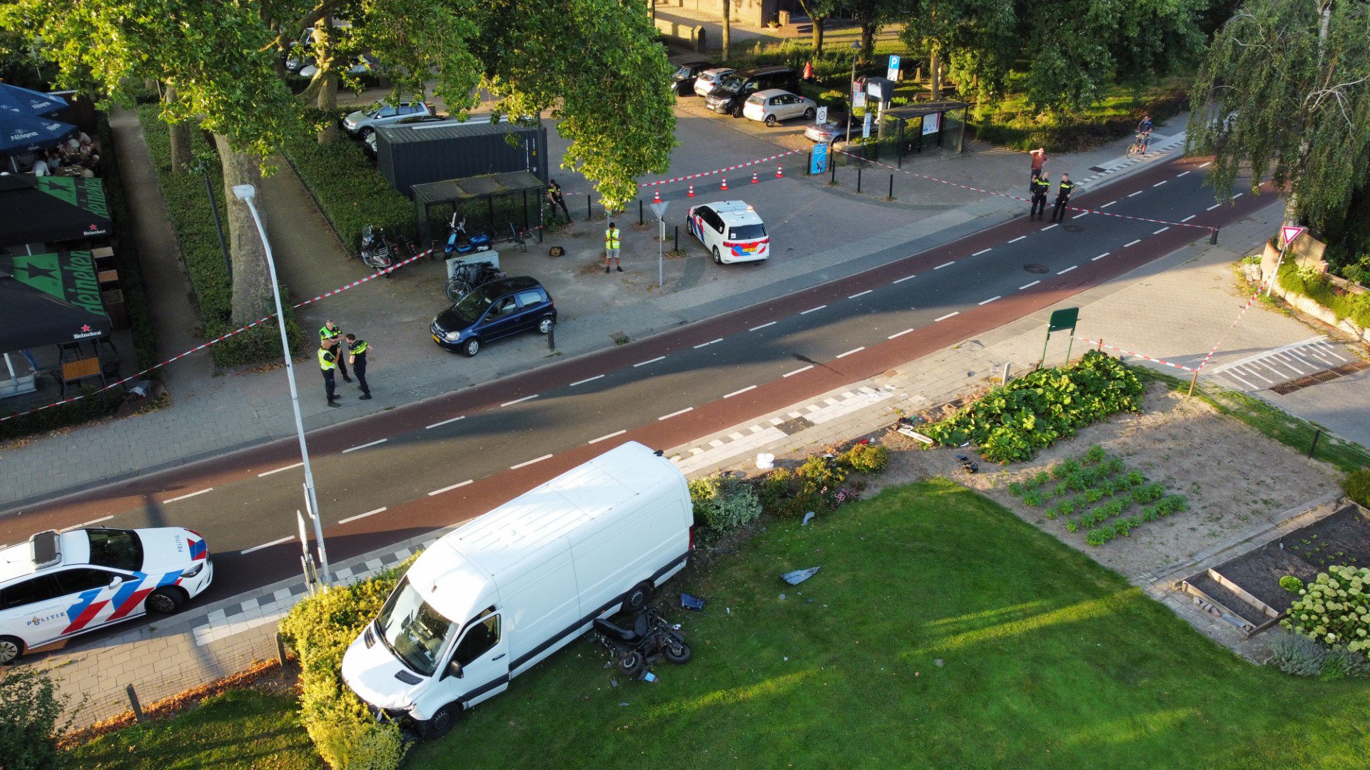 Scooterrijder gereanimeerd na ernstig ongeluk