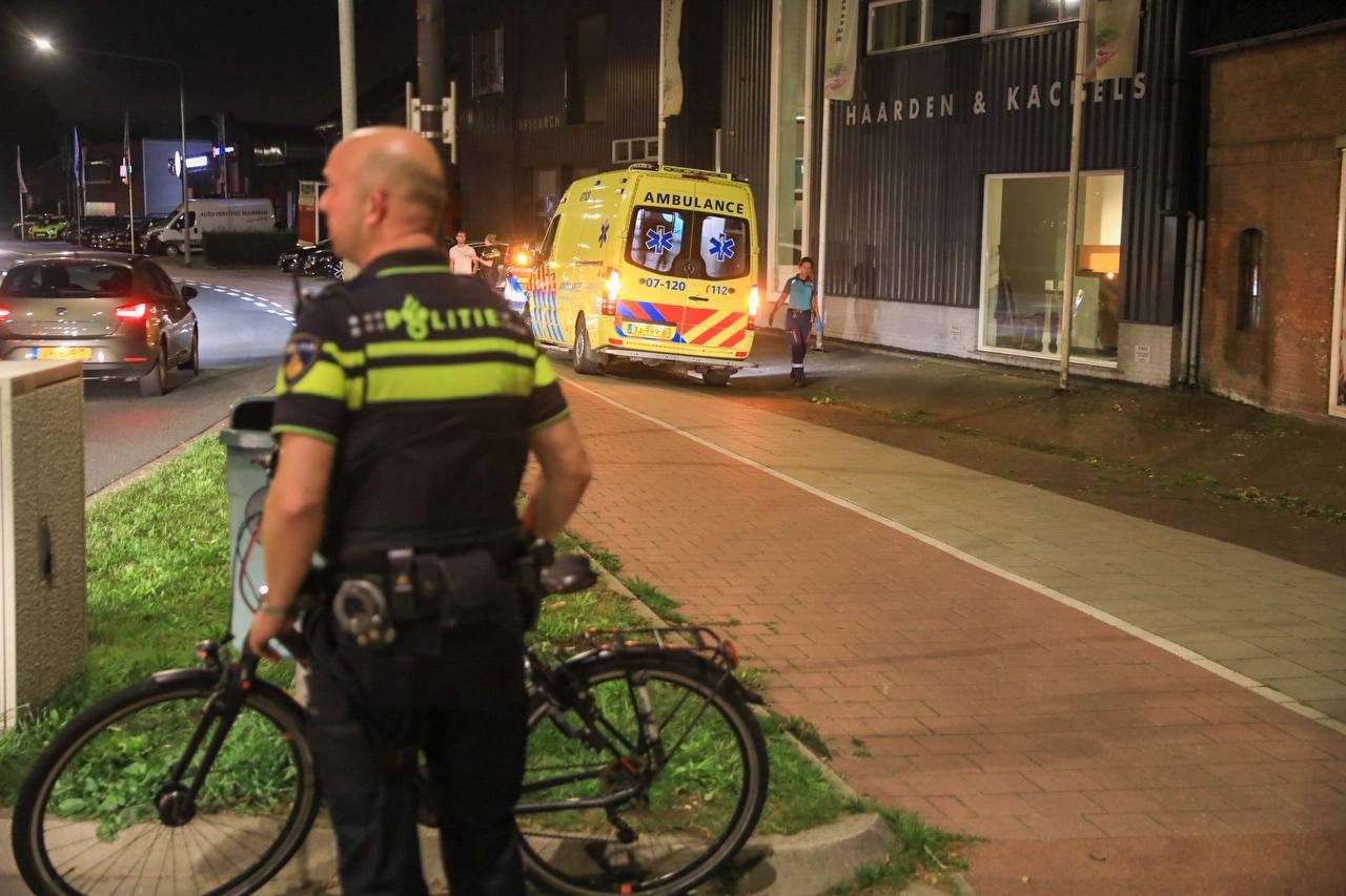 Jonge fietsster breekt pols na botsing met auto