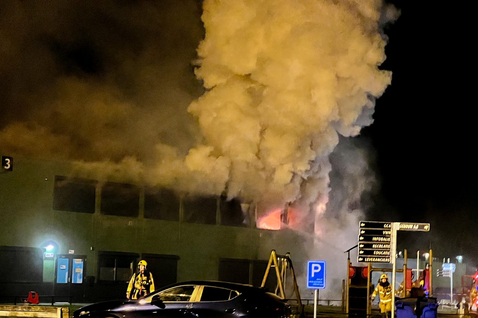 Twee mannen aangehouden bij uitslaande brand AZC