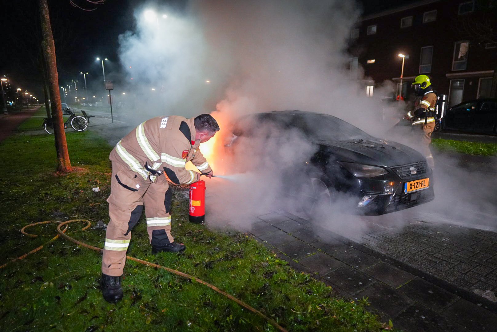 Tweede nacht op rij autobrand in  Arnhemse wijk Presikhaaf