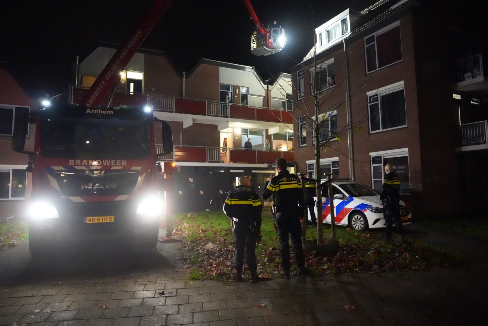 Gemaskerde inbrekers van dak gehaald