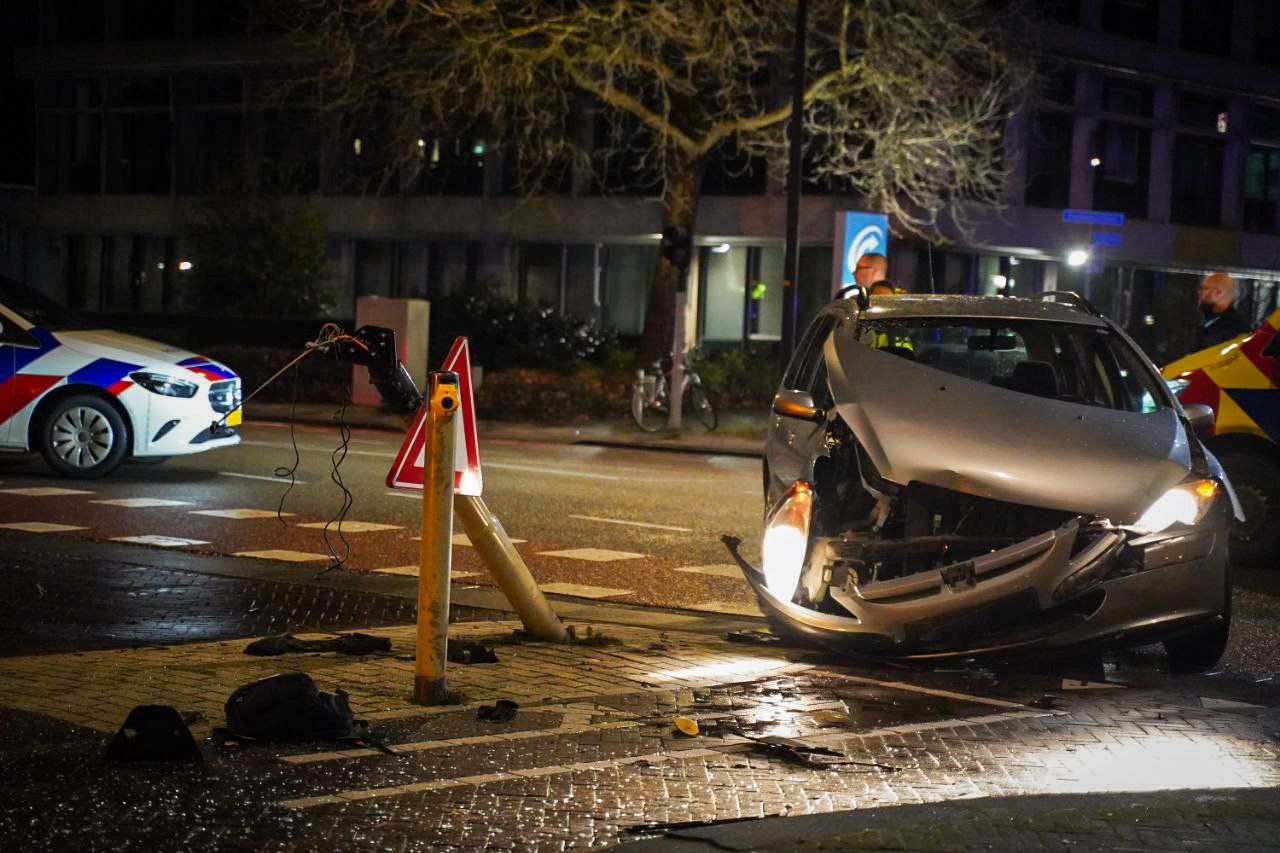 Automobilist aangehouden na ongeval op kruising